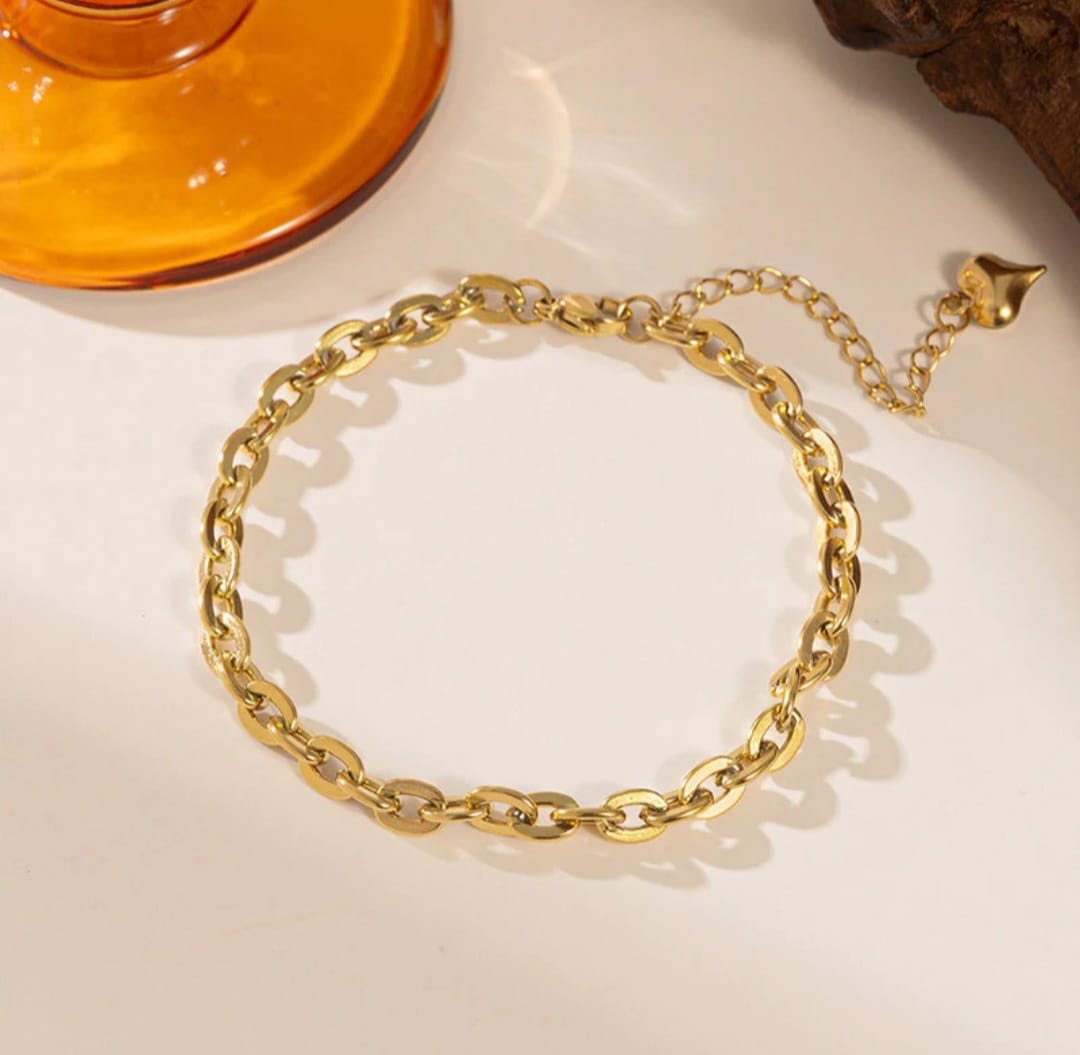 Elegant Gold Chain bracelet