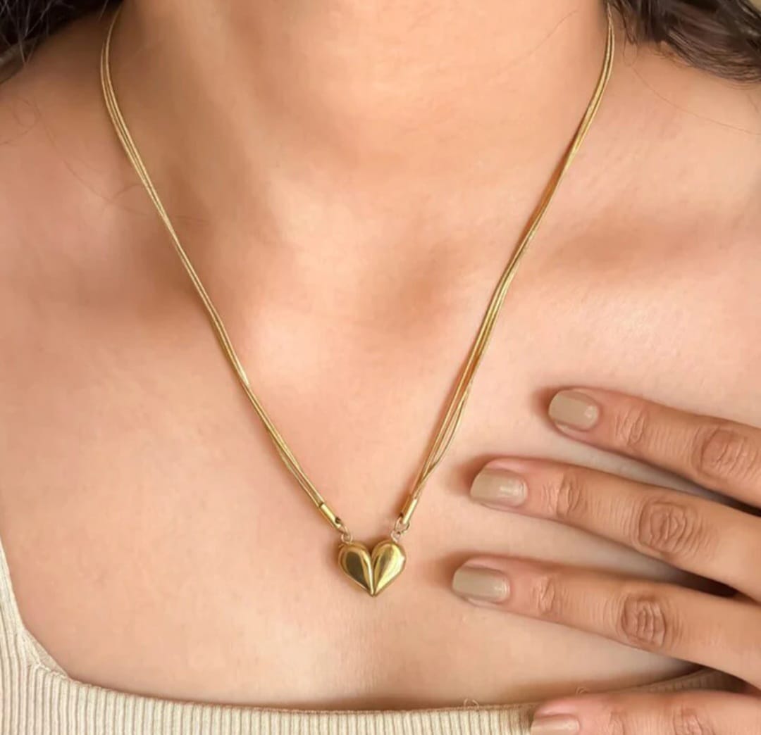 Heart themed separable magnet gold pendant 