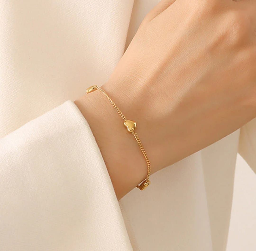 Gold Heart Charm Bracelet