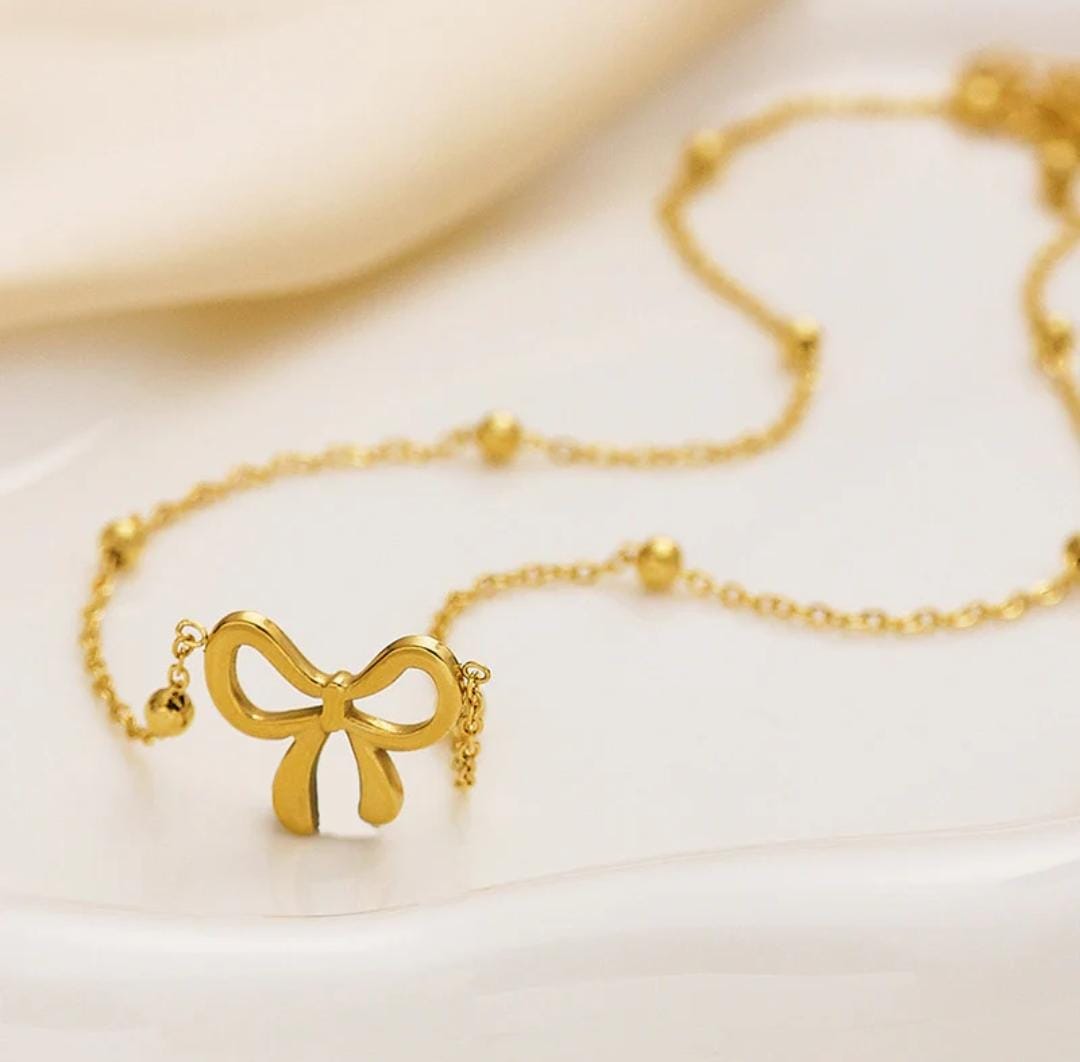 Gold Bow Pendant Necklace