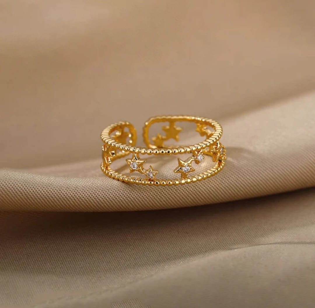 Gold Star Pattern Ring