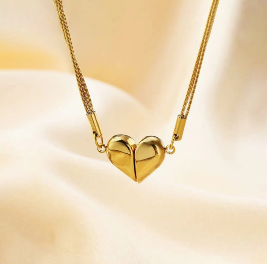 Heart themed separable magnet gold pendant 