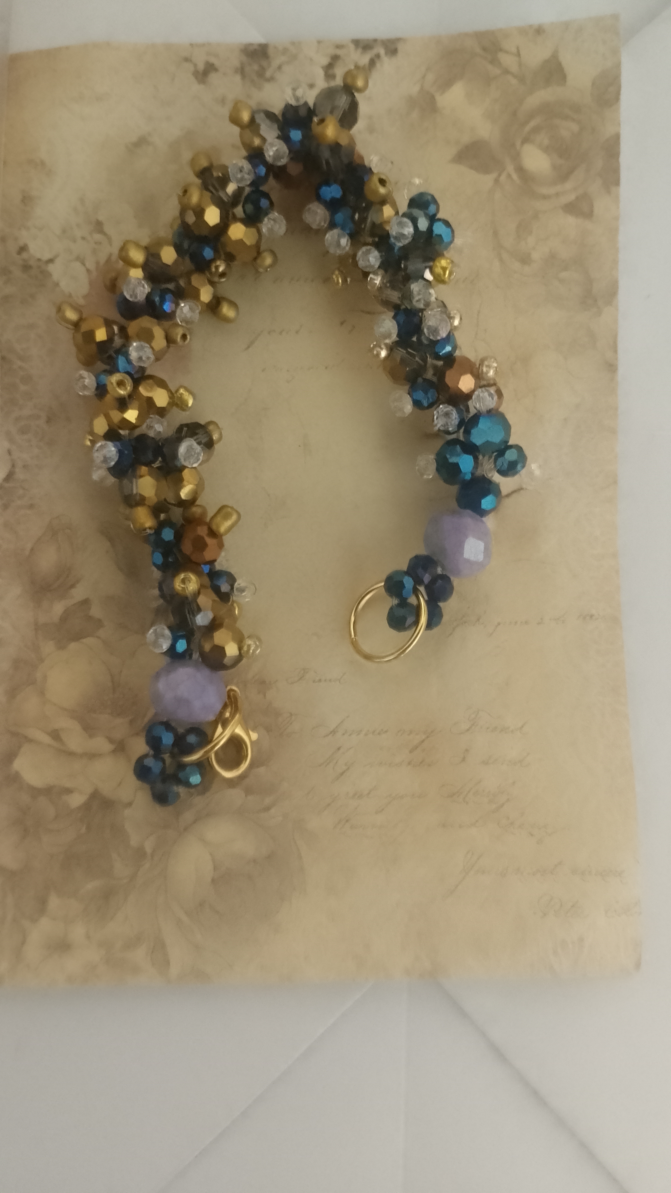Pulsera artesanal de cuentas