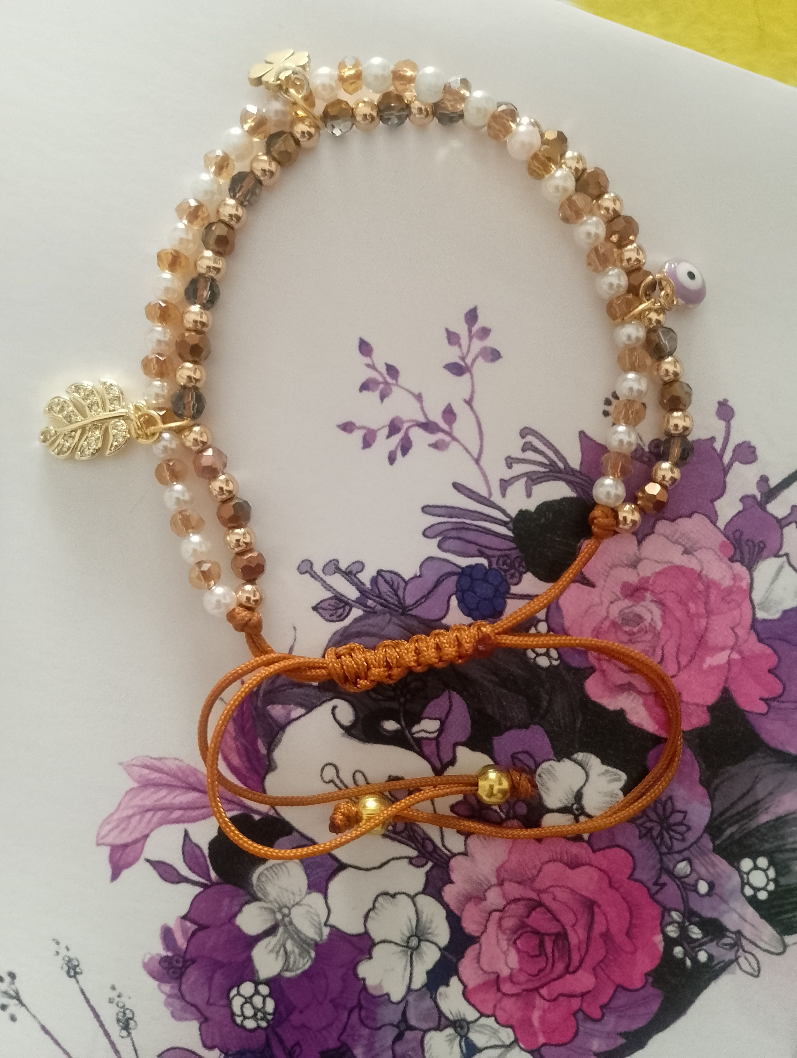 Pulsera Ajustable de Perlas y Dorado