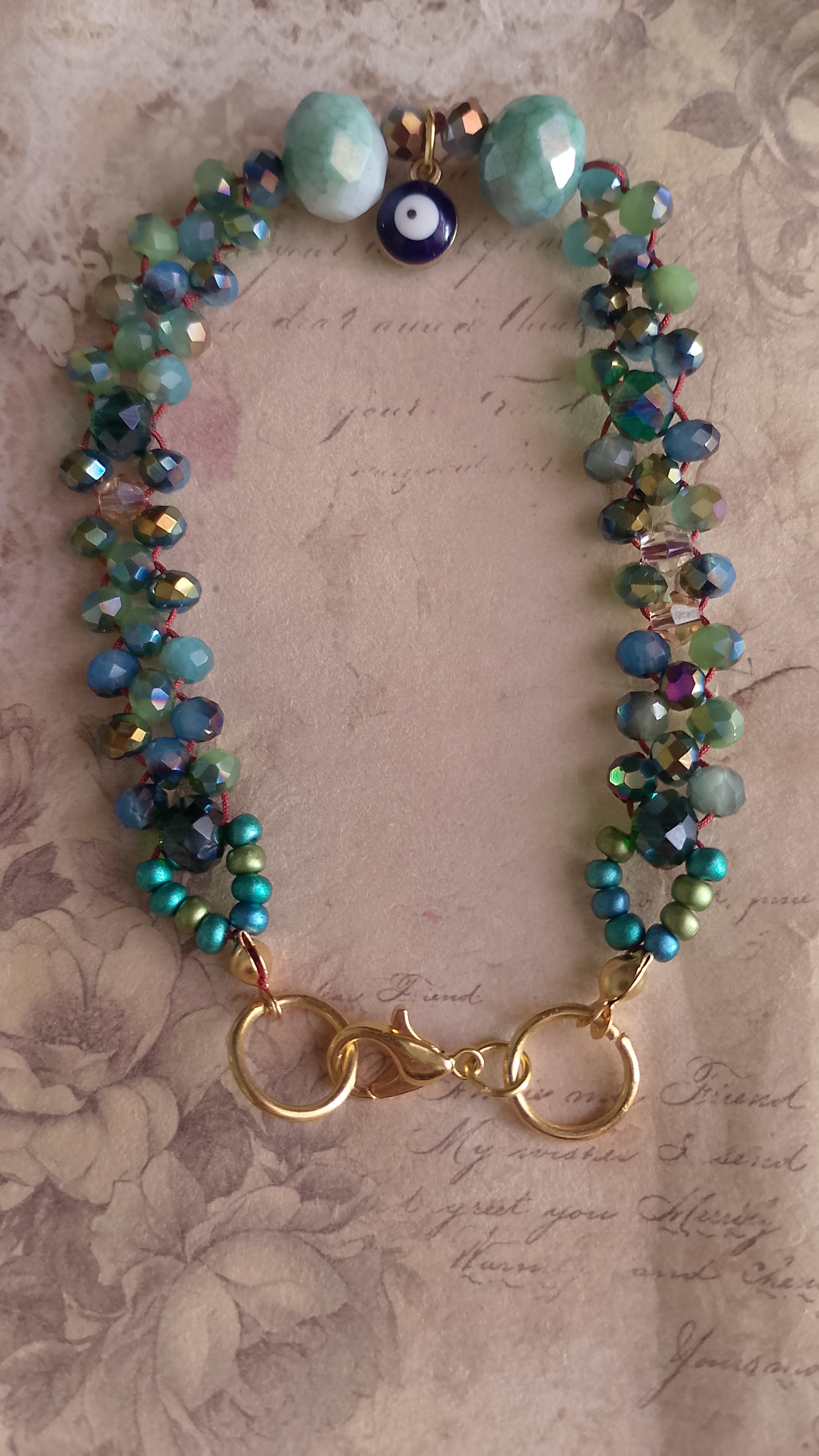 Pulsera artesanal de piedras verdes