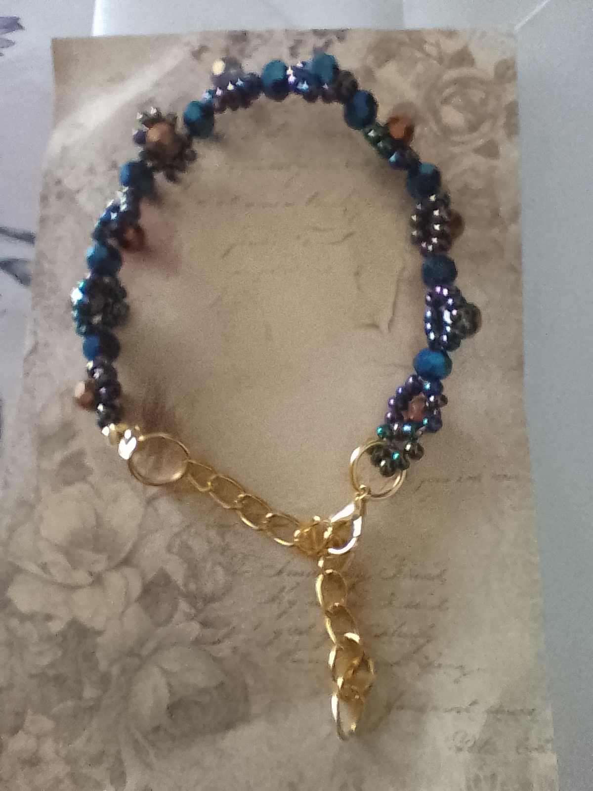 Pulsera de cuentas brillantes