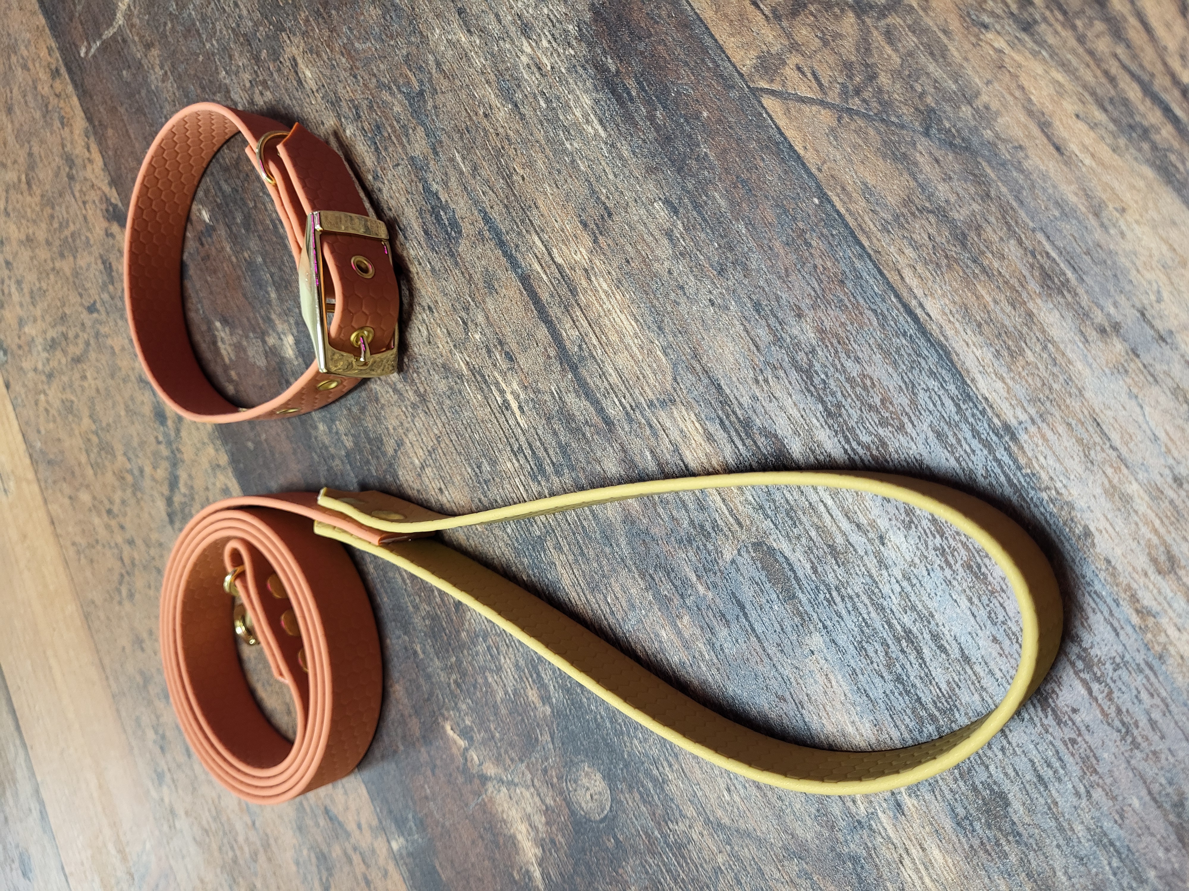 Hexa pavadėlis "Apricot Brandy-Gold"