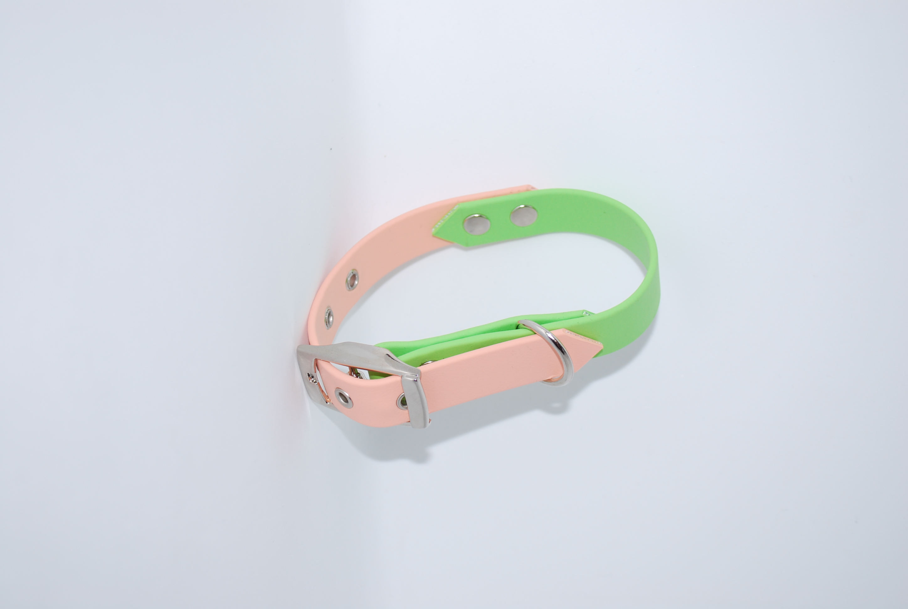 Biotano antkaklis "Appel Green-Peach"