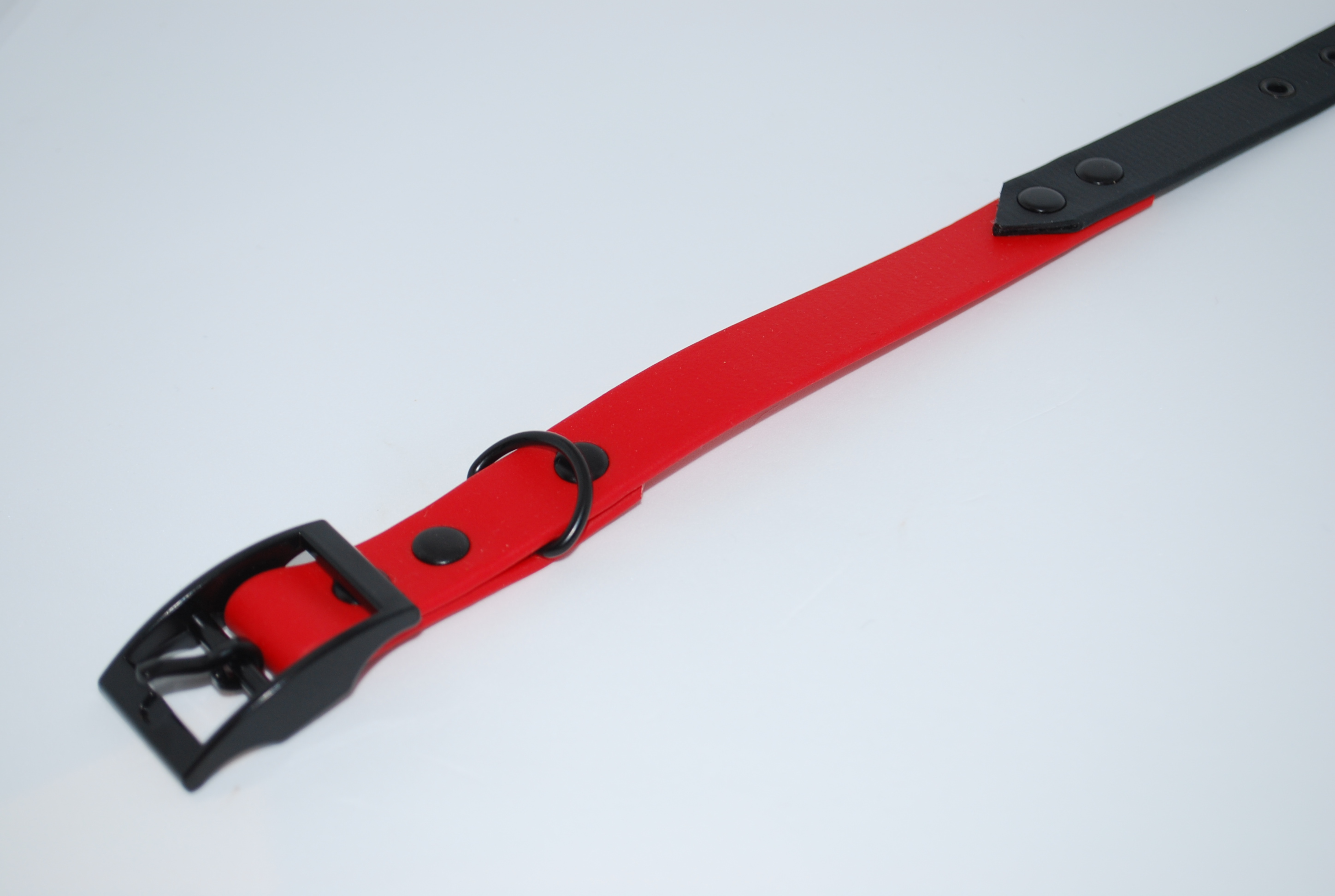 Biotano antkaklis "Red-Black"