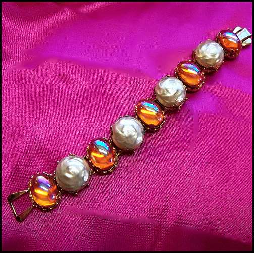 1950s Mabe Pearl and Marigold Carnival Glass Vintage Bracelet