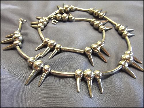 1970s Vintage Necklace Silver Spikes Chrome Retro Choker 