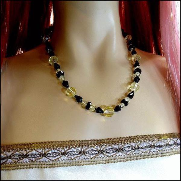 1930s Art Deco Uranium Vaseline Glass Antique Necklace