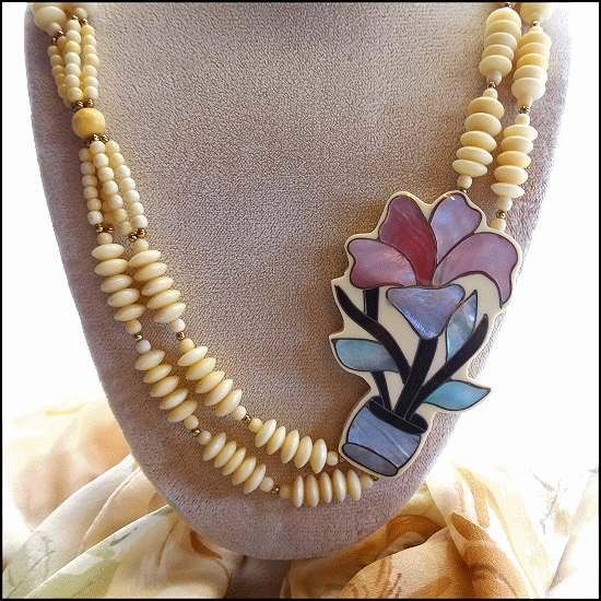 1980s Karla Jordan Mother of Pearl Orchid Vintage Necklace