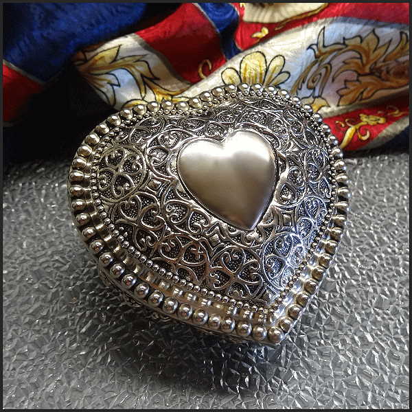 Victorian Style Silver Heart Vintage Jewelry Box
