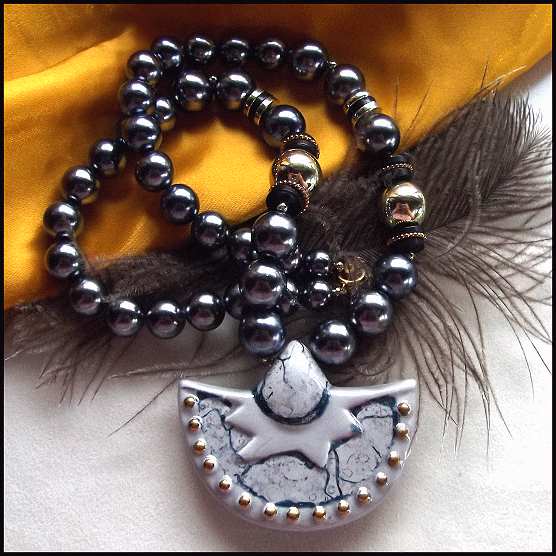 1970s Grey Pearl Vintage Necklace w Lunar Star Pendant