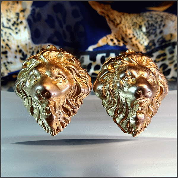 1970s Satin Gold Lion Heads Vintage Clip Earrings