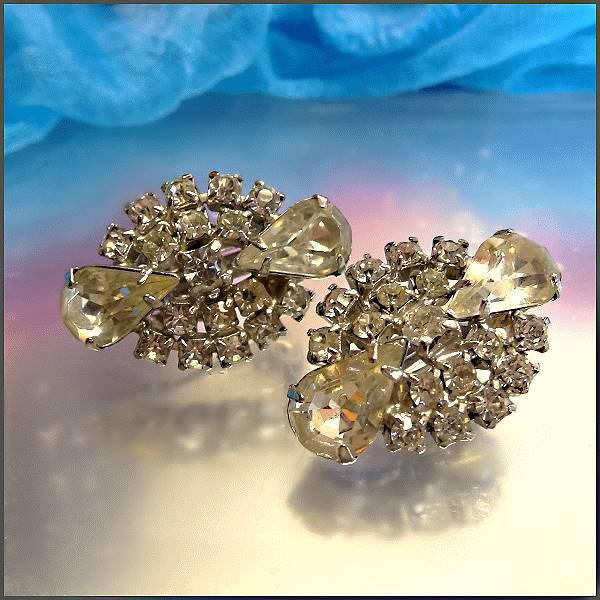 1950s Art Deco Exquisite Clear Crystal Clip Earrings