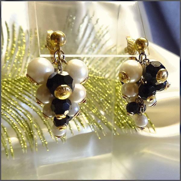 1960s Signed TRIFARI Grape Cluster Vintage Pearl Earrings