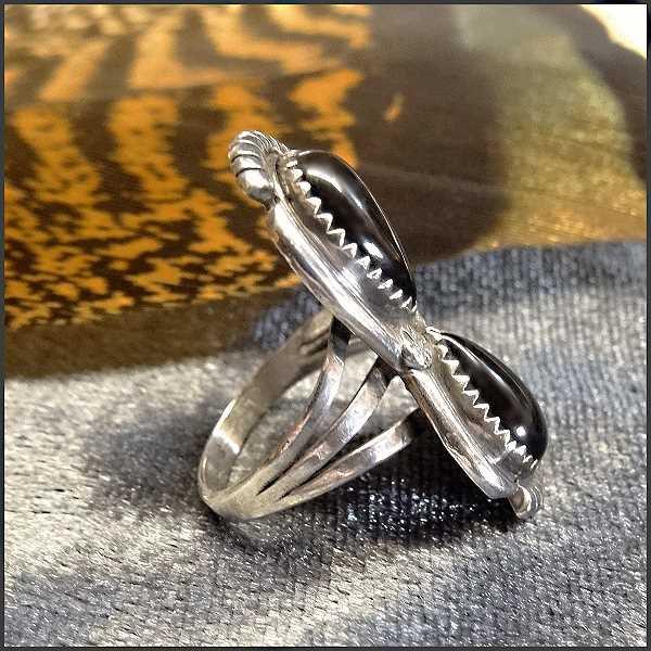 1970s Vintage Native American Ring Sterling Silver w Onyx Sz 7