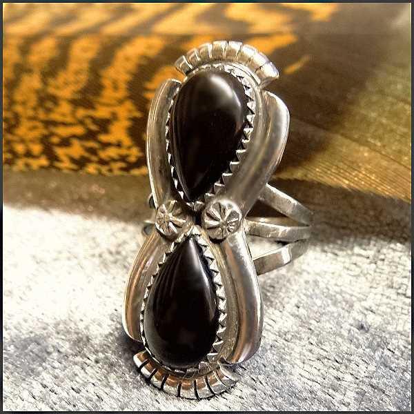1970s Vintage Native American Ring Sterling Silver w Onyx Sz 7