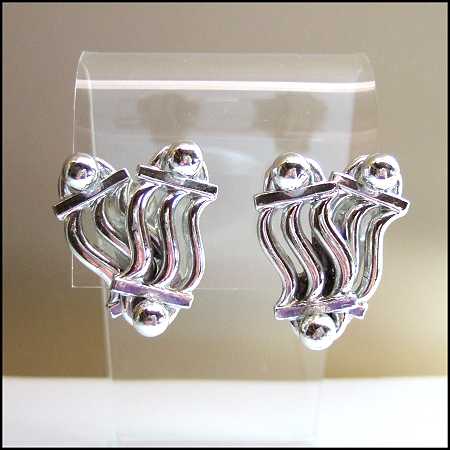 1950s Vintage Clip Earrings Abstract Silver Rhodium Ribbons
