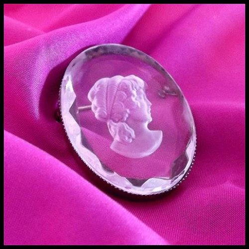 1950s German Intaglio Crystal Cameo Vintage Brooch