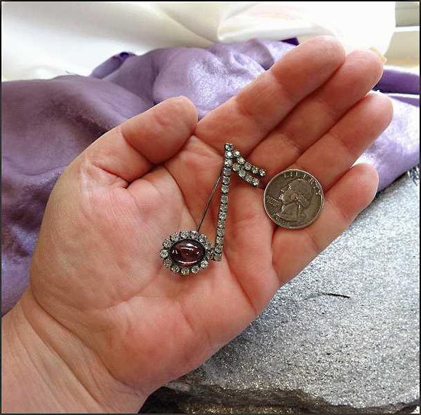 1940s Vintage Music Note Pin Purple Glass w Rhinestones 