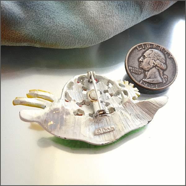 1960s Signed Beatrix Vintage Daisy Enamel Hat Pin