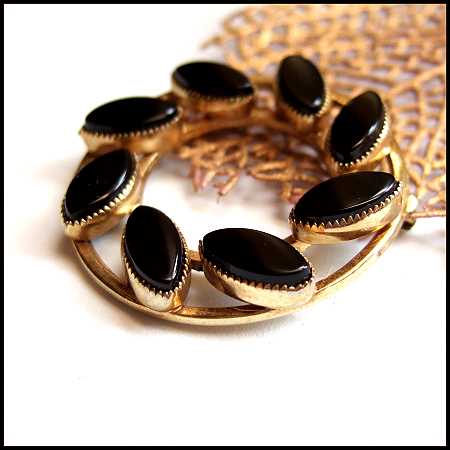 1950s Vintage 12kt GF Gold Black Onyx Circle Brooch Signed Catamore 