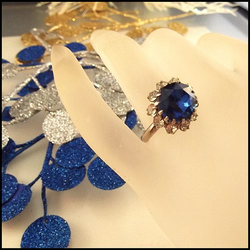 Antique Style Sapphire Glass Ladies Cocktail Ring 1950s Jewelry