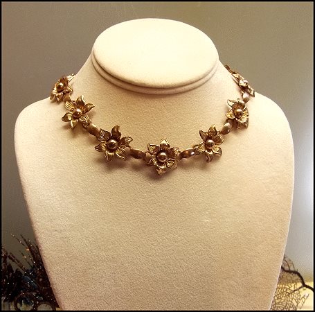 1930s Art Nouveau Gold Flower Vintage Choker Necklace
