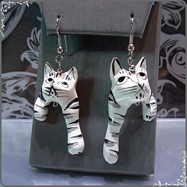 1980s Vintage Crazy Cat Earrings Black n White Wood Pierced Dangles