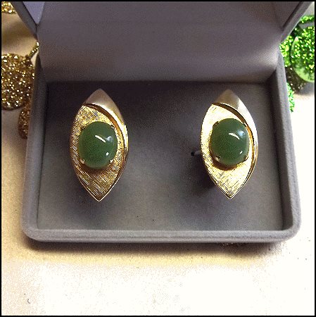 1950s Etched Gold Jadeite Vintage Cufflinks