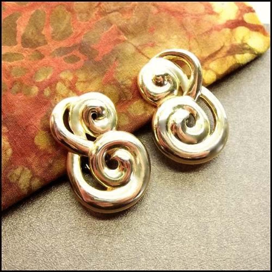 1980s Anne Klein Signed Retro Vintage Gold Clip Earrings
