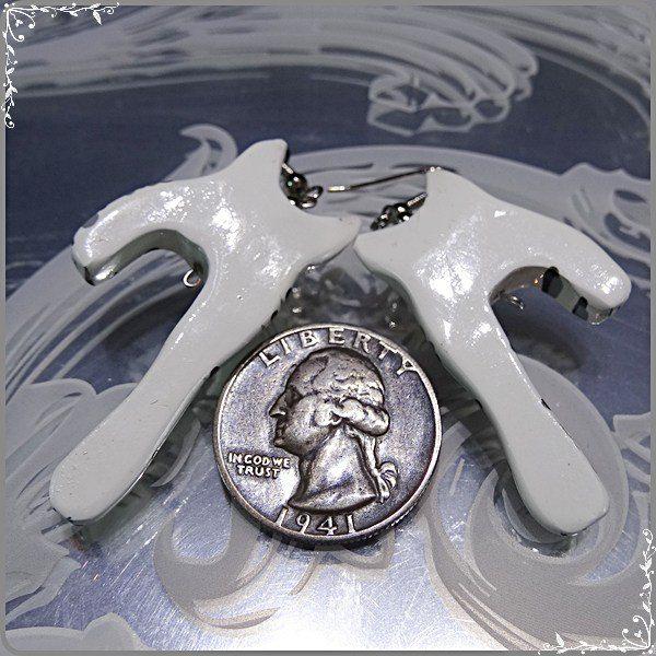 1980s Vintage Crazy Cat Earrings Black n White Wood Pierced Dangles