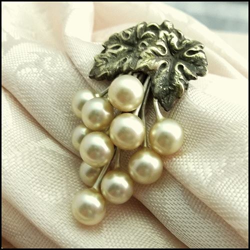 1920s Antique Art Nouveau Pearl Dress Clip w Silver Leaves 