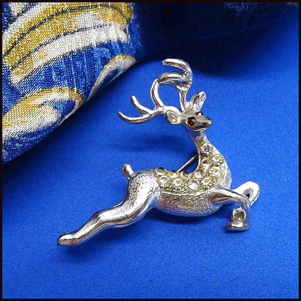 1960s Vintage Christmas Pin Silver Deer w Rhinestones