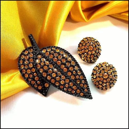 1950s Vintage Pin w Earrings Florenza Black Japanned Leaves w Citrine Rhinestones Set