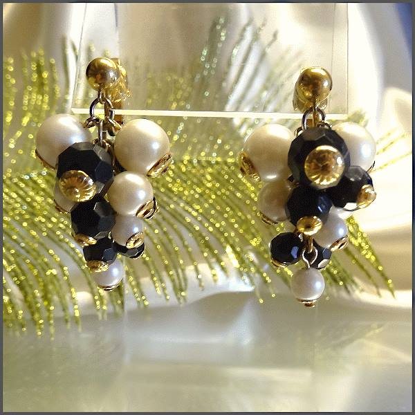 1960s Signed TRIFARI Grape Cluster Vintage Pearl Earrings