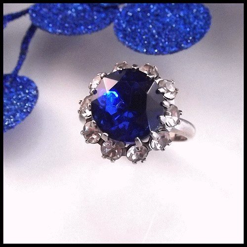 Antique Style Sapphire Glass Ladies Cocktail Ring 1950s Jewelry