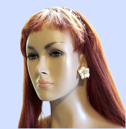 1980s Vintage Flower Pierced Earrings Pearlescent White w Rhinestones 