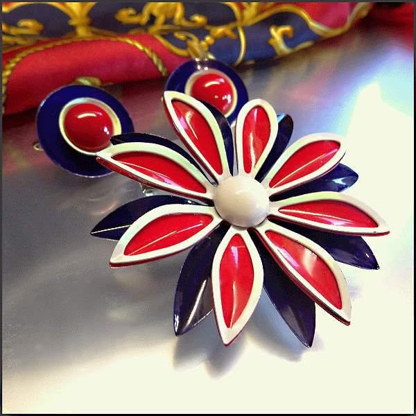 1960s Authentic Patriotic American Cooper Enamel Flower Brooch w Earrings