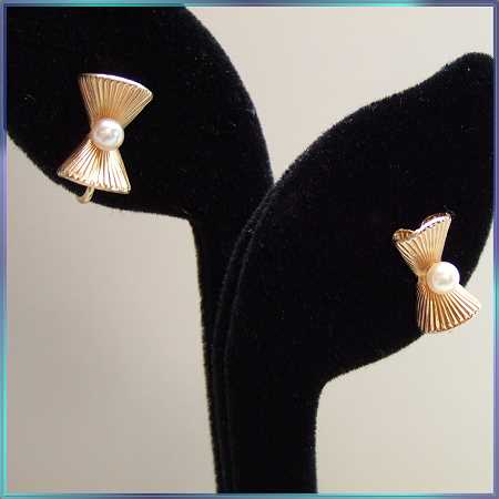 1950s Vintage Pearl Earrings 12kt Gold GF Signed Van Dell 