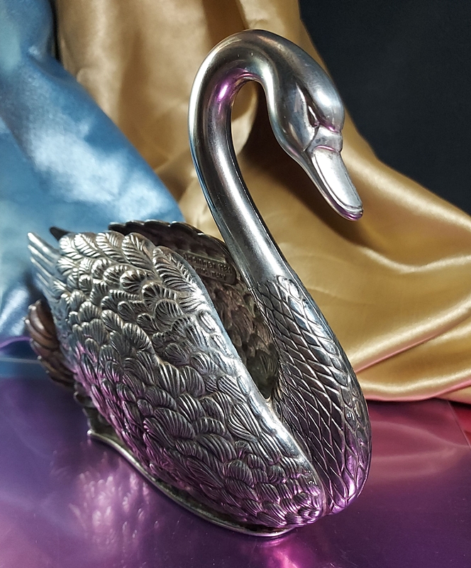 Godinger Repousse Silver Swan Figurine Napkin Holder