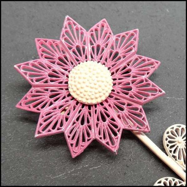 1960s Rare Vintage Flower Pin Lavender Metal Lace Brooch