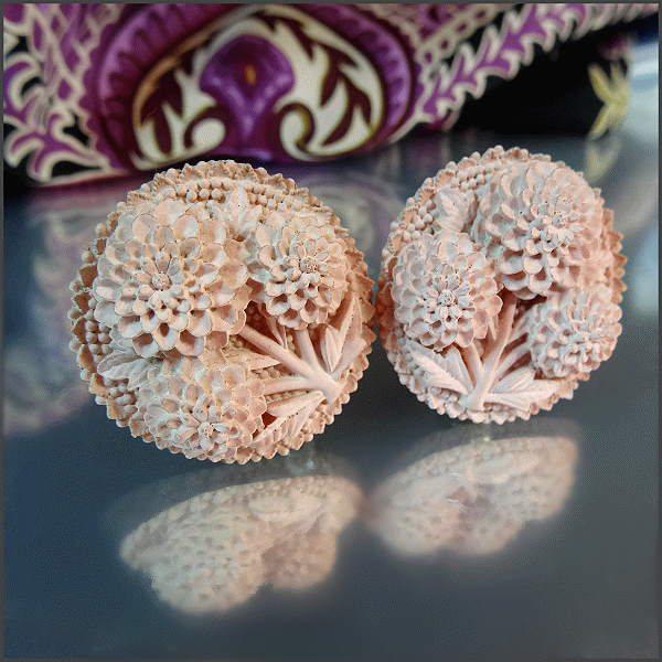 1950s Rare Pink Celluloid Chrysanthemum Vintage Clip Earrings