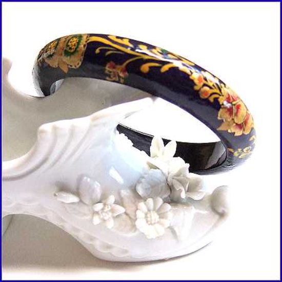 1980s India Hand Painted Wood Vintage Bangle Bracelet