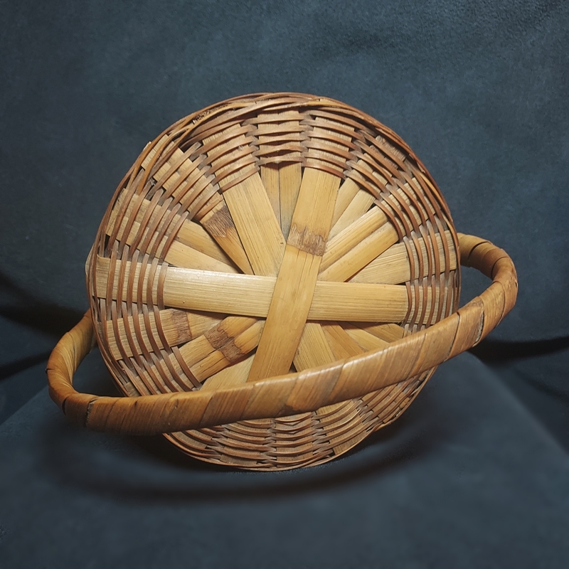 Mid Century Squatty Round Bamboo Lidded Vintage Basket