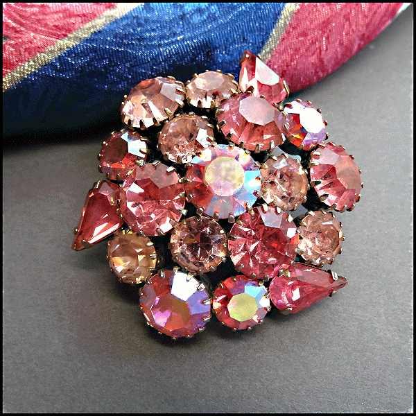 1950s Delizza or Schiaparelli Dazzling Pink Rhinestone Vintage Brooch