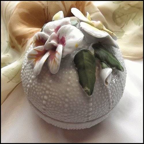 Majolica Style Porcelain Vintage Jewelry Box